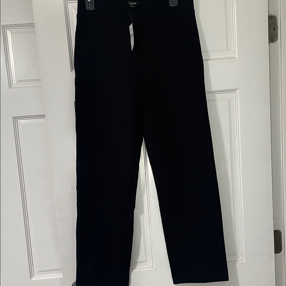 LOFT Women’s Black Straight Leg Pull on Pants